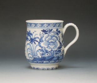 Bow porcelain bell shape mug