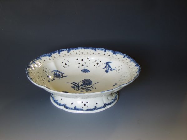 Worcester porcelain comport